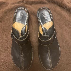 Womens leather mules/clogs